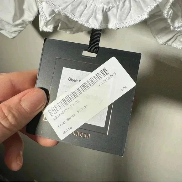 NWT QED LONDON PUFF SLEEVE WHITE CROP TOP S/M - Picture 4 of 6